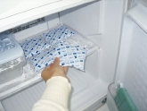 保冷剤を冷凍